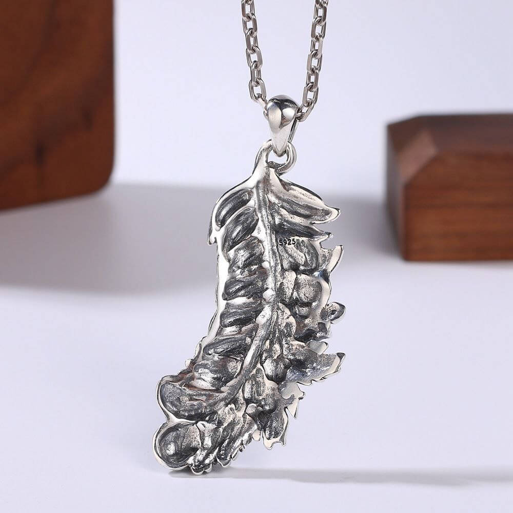 silver pendant necklace