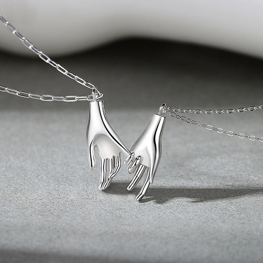 Unveiling the 2024 Necklace Trends: From Minimalist Charms to Bold Statements in the US