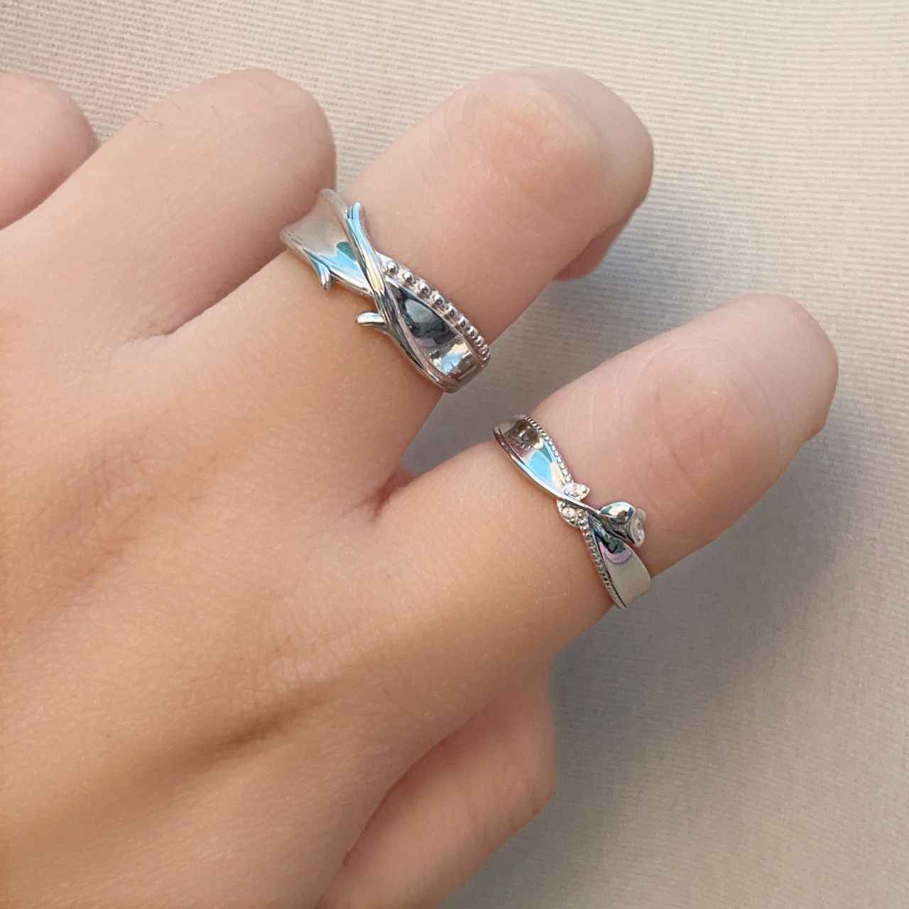 Rose & Thorn Matching Wedding Ring Sets - Mobius Ring