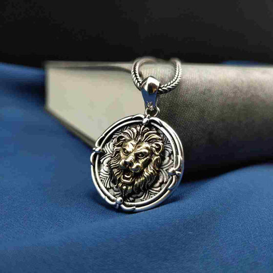 Lion Domineering Circle Pendant Necklace