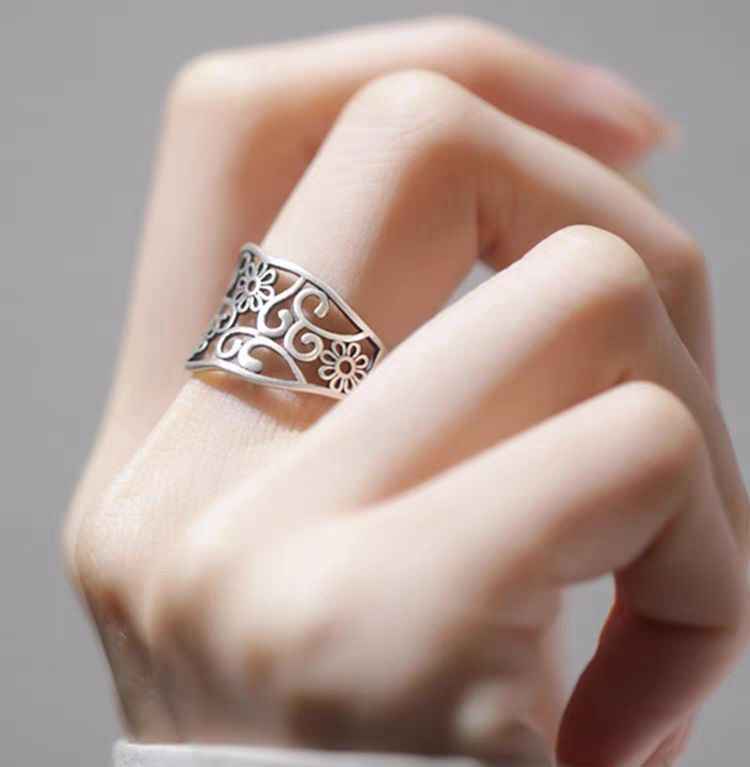 Hollow Floral Ring