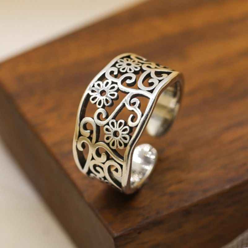 Hollow Floral Ring